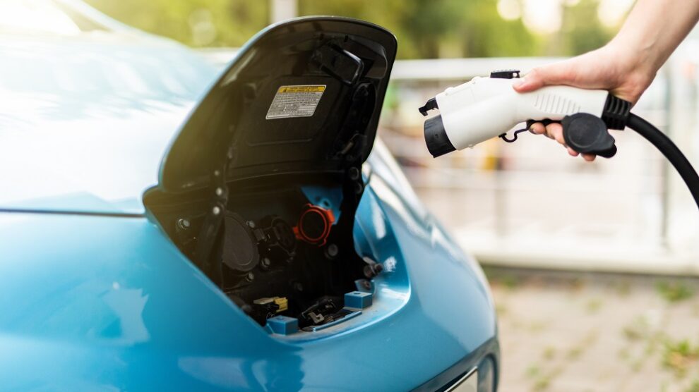 Quelle différence entre une borne de recharge 7kW et 22kW pour sa voiture  électrique ?